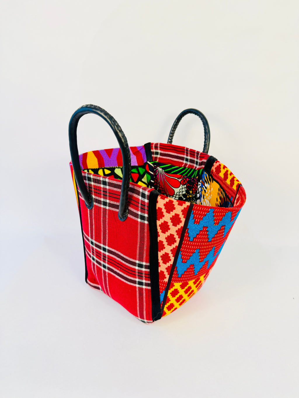 Pembe Tote - Red Maasai BL/V