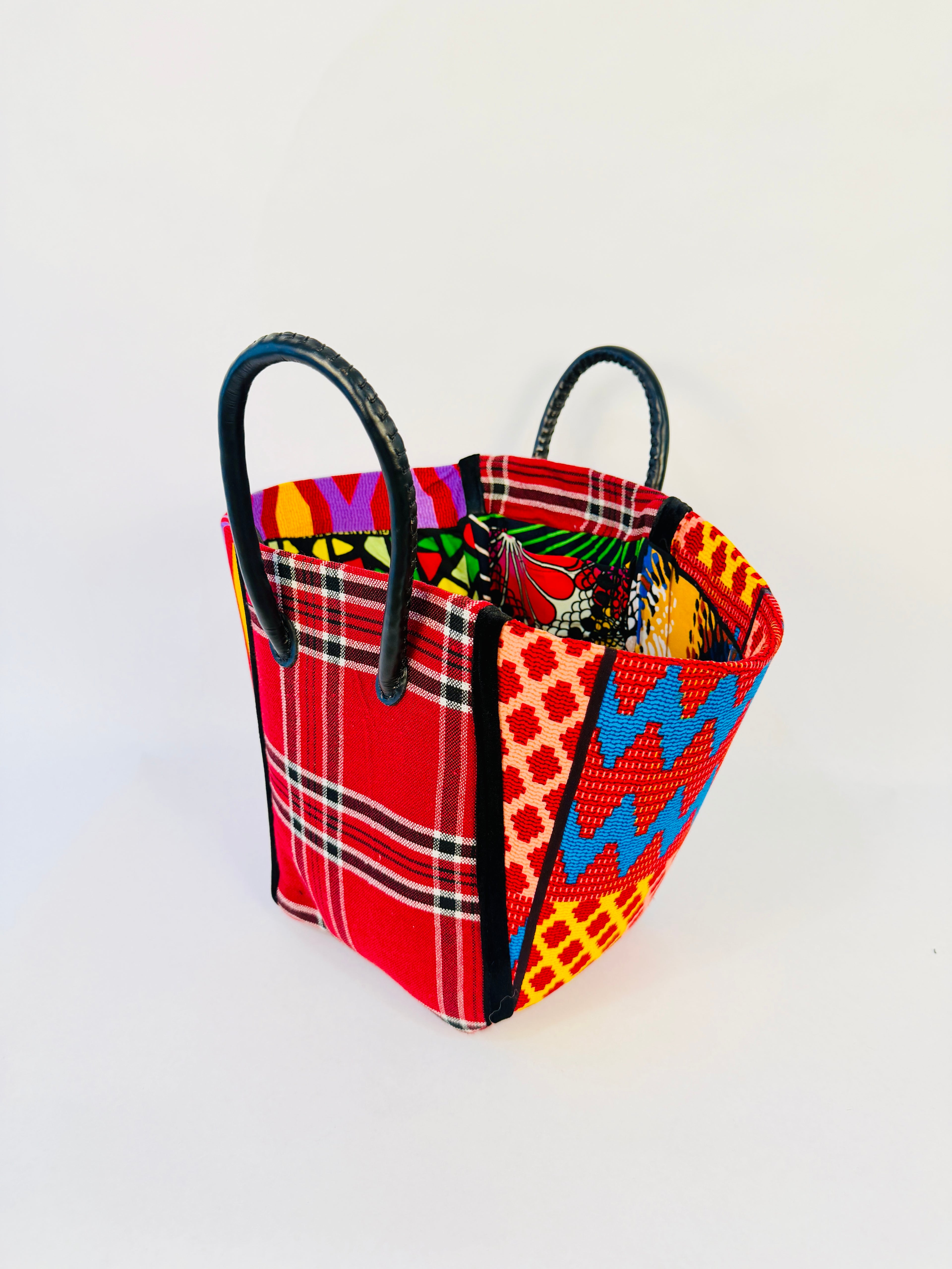 Pembe Tote - Red Maasai BL/V