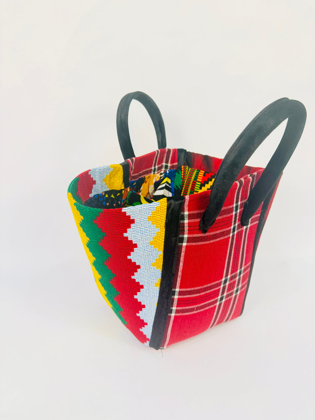 Pembe Tote - Red Maasai