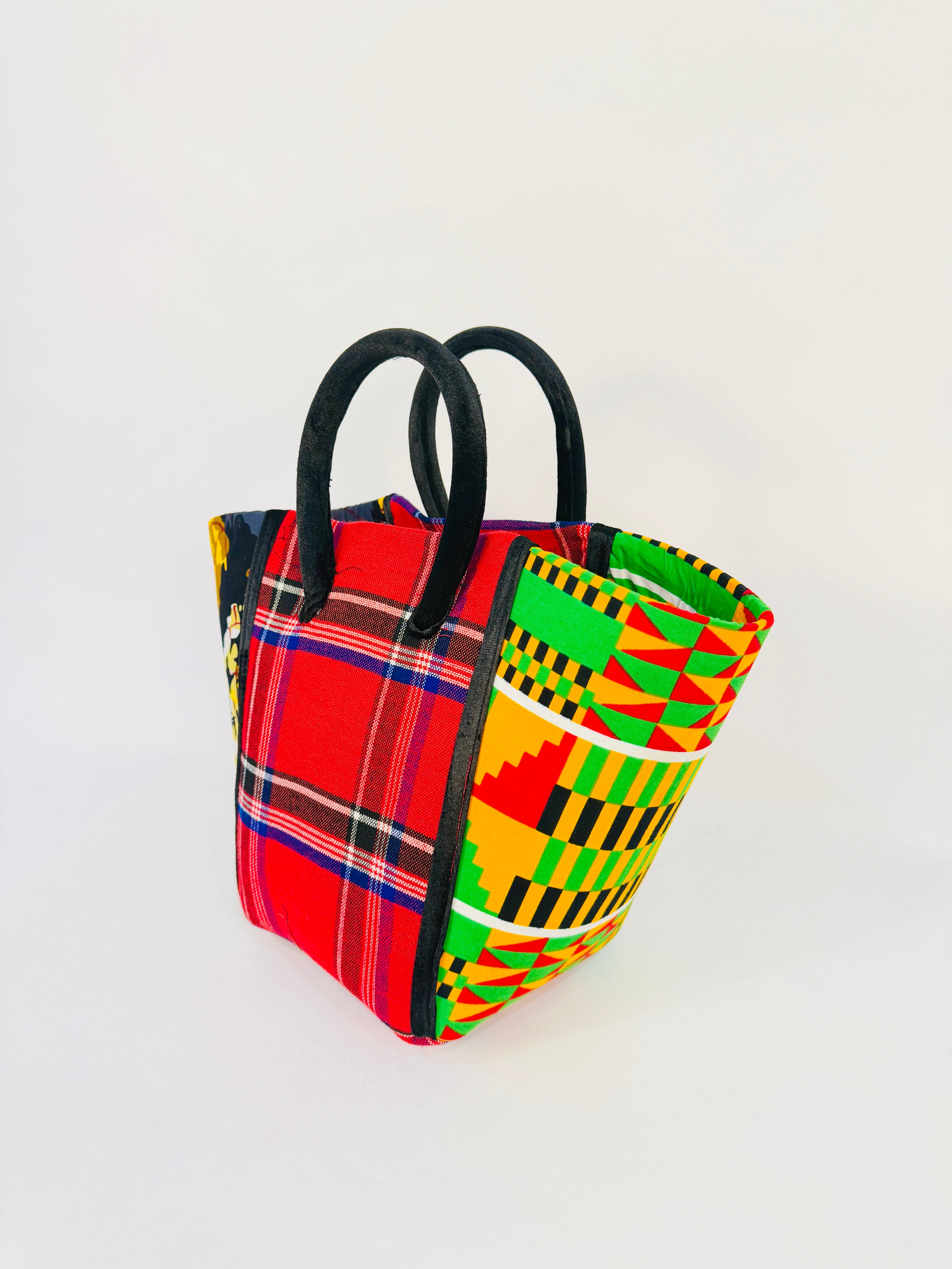 Pembe Tote - Red Maasai